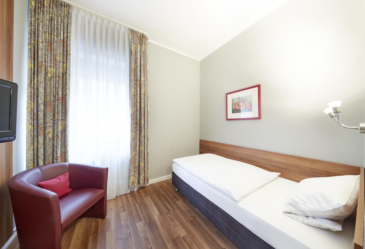 Hotel Bremer Tor Stuhr Eksteriør bilde